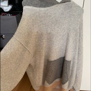 Free People overhead Sweater - little front packet